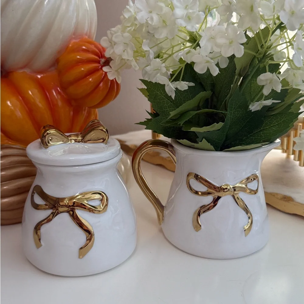White Ceramic Bow Accent creamer and sugar  Set - Picture 3 of 3